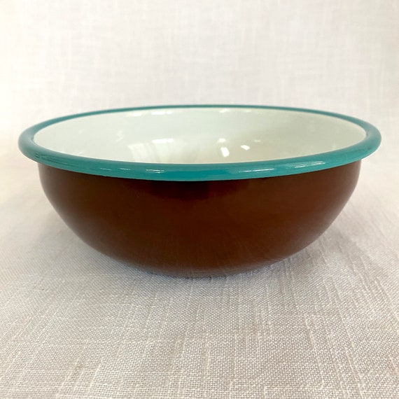 White Enamel Vintage Cereal Bowl Rustic Camping Tableware Country Kitchen Decor White Enamel Vintage Cereal Bowl Rustic Camping Tableware Country Kitchen Decor