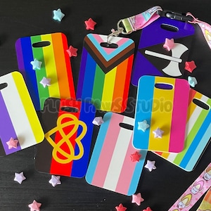 Benutzerdefinierte Pride Flaggen Badge Tags | Regenbogen Custom Furry Badge | Wasserdichte, kratzfeste, langlebige Hard Flare Tags für Konventionen |