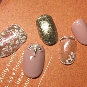Press on Nails • Bride's Nails • White Flower Nails • Wedding Nails • Glue On Nails • Gift For Her