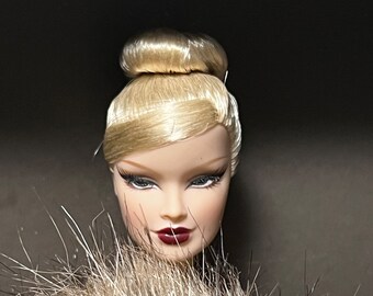 Set of 2 original Integrity Toy heads, Fashion Royalty Veronique Perrin.