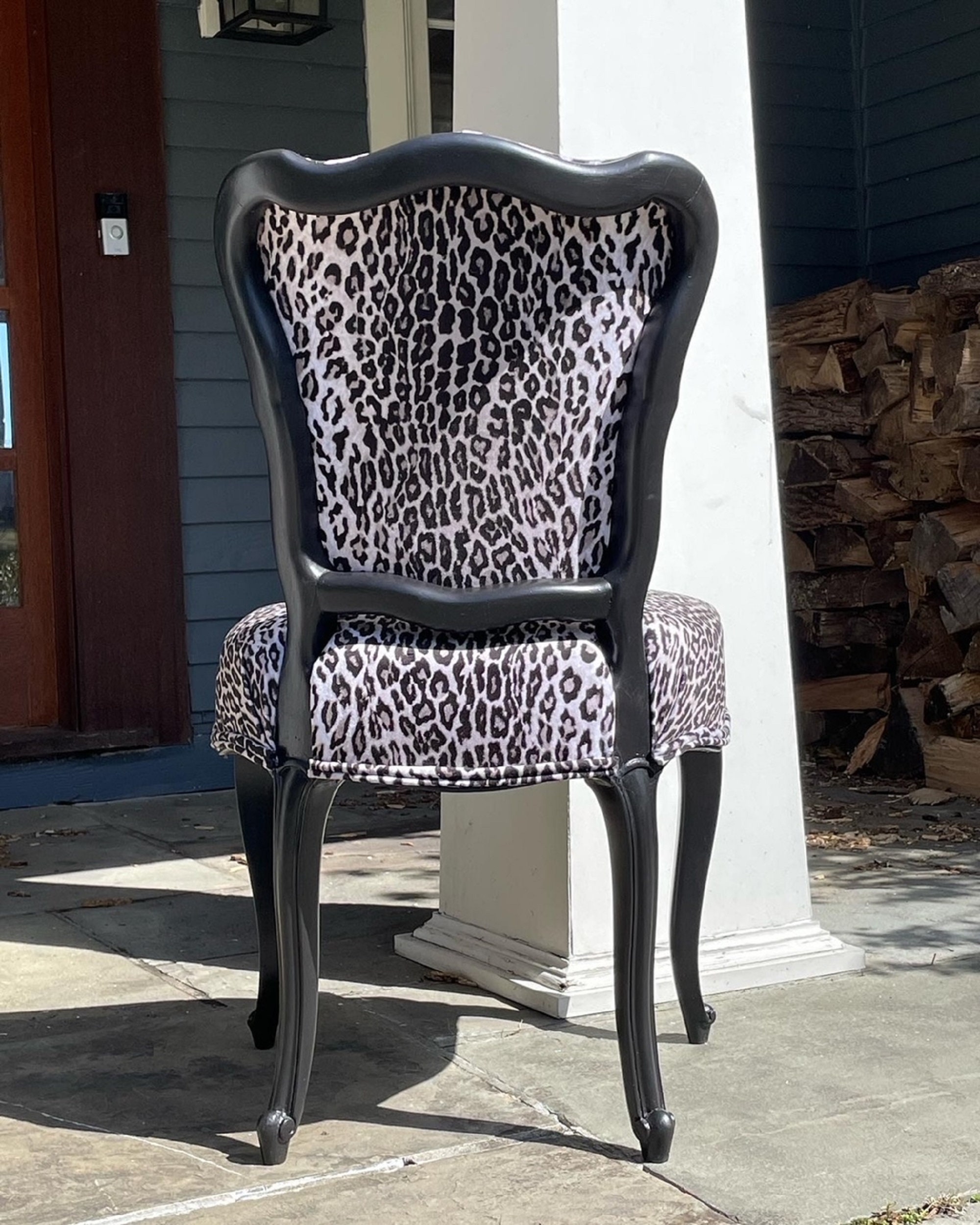 Snow leopard hot sale print chair