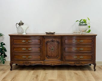 Ornate Thomasville French Provincial 9 Drawer Dresser With Metal Pulls Vintage