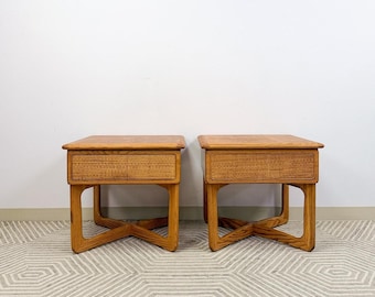 Rarissimi comodini Lane Perception in rovere stile Mid-Century Modern con cassetti in canna, vintage Mid-Century