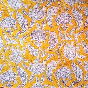 Bellissimo tessuto con stampa floreale a blocchi, tessuto di cotone indiano tagliato su misura, tessuto fatto a mano, tessuto per cucito e quilting
