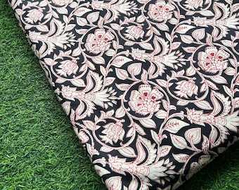 黒の花柄ブロックプリントコットン生地（1ヤードあたり）