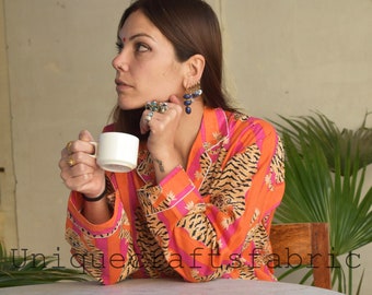 Conjunto de pijama de algodón con estampado de tigre: ropa cómoda para estar en casa.