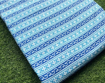 Tela de algodón con estampado de bloques indio: Rayas azules, teñida con tintes vegetales.