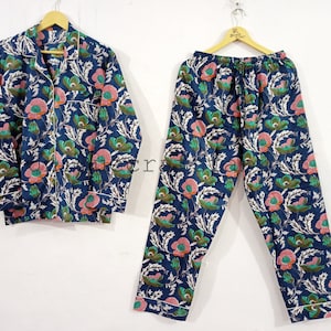 Floral Print Cotton Pajama Set: Soft Bridesmaid Nightwear