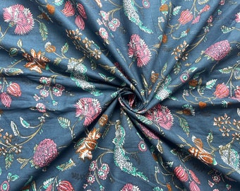 Katoenen stof met handblokprint en bloemen - Indiase stof op maat gesneden
