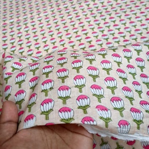 Tessuto di cotone floreale indiano: tessuto per quilting con stampa a blocchi morbidi