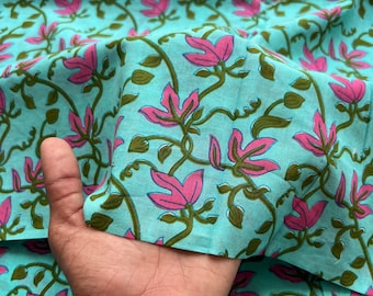 Tessuto di cotone stampato a mano con motivi floreali: Sanganeri Sewing Material