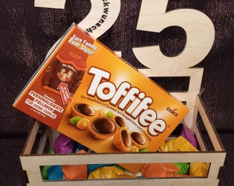 Geburtstagsgeschenk mit Zahlen, wahlweise befüllt, Geschenkkorb/ Box