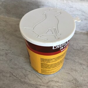Coperchio per lattina di cibo per cani: coperchio stampato in 3D flessibile, facile da usare e di lunga durata immagine 3