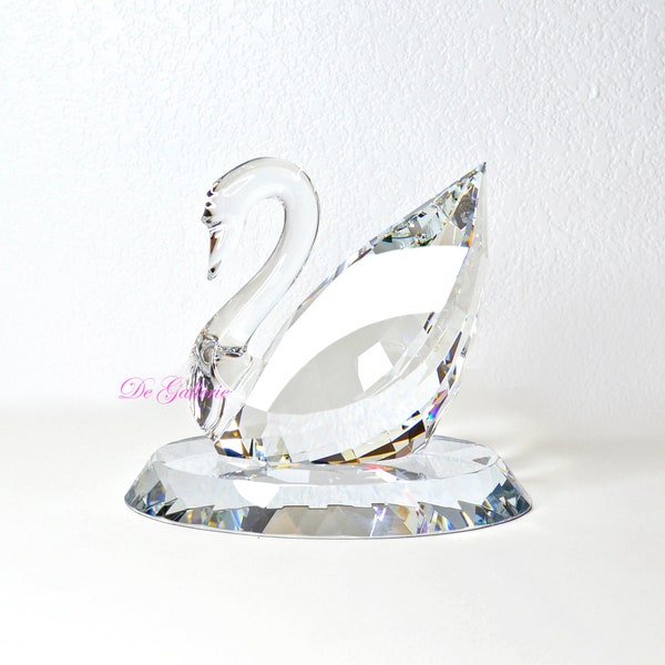 High Quality Faceted Crystal Figurine Base Light Refractive Stand Oval Shape Large Retail Display