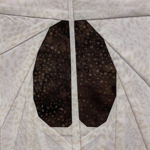 Blocco modello per trapunta con base in carta stampata con stampa di alce della serie Creature geometriche: tracce di animali