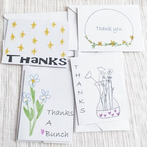 4er Set Blanko-Grußkarten, Dankeskarten für Freund und Familie, mit Blumenmuster gestaltete Dankeskarten für Sie/Ihn