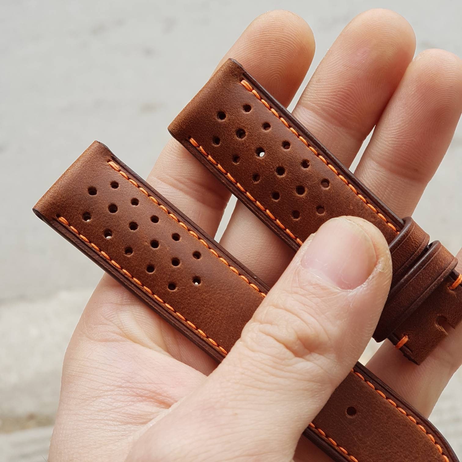 訳アリタグ・ホイヤー カレラ 20mm ブラウンレザー パンチングストラップ