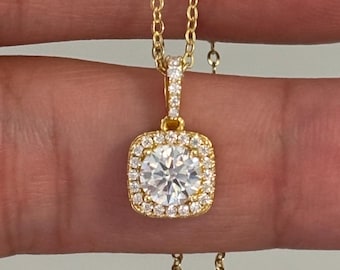 Moissanite Kissen Halo Charm Halskette: Vergoldeter Diamant Schmuck, Braut Anhänger