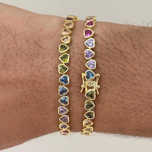 Tennisarmband met regenboogkleurige hartring: messing en 14 kt vergulde stapelarmband