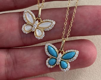 Moissanite vlinderketting met turkoois en parelmoer cabochons: verguld bedeltje voor haar