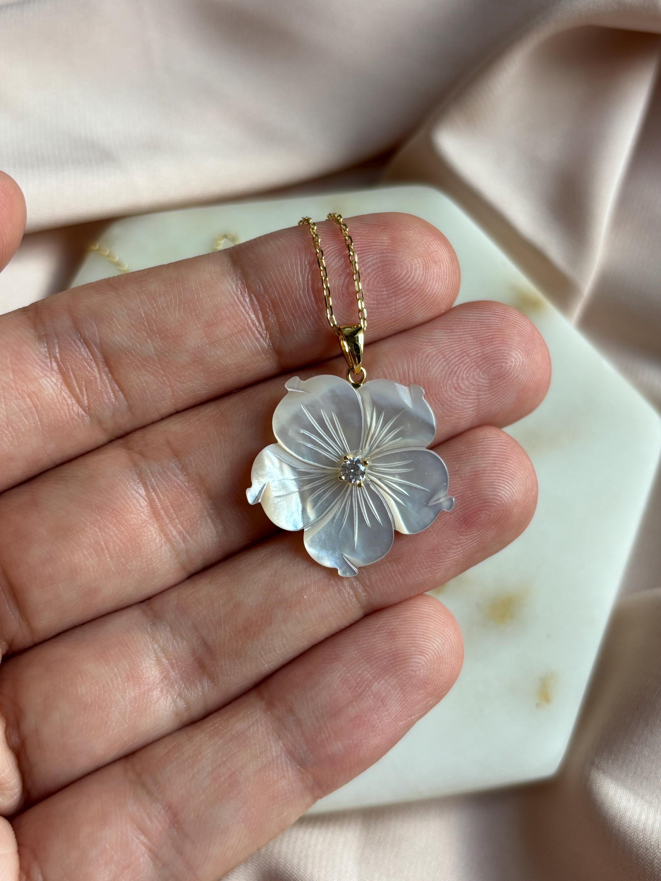 Vintage flower pearl necklace – Charlie's Jewels