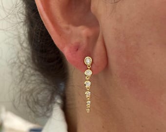 Moissanite Bezel Baumeln Tropfen Ohrringe: Vergoldete graduierte Brautschmuck
