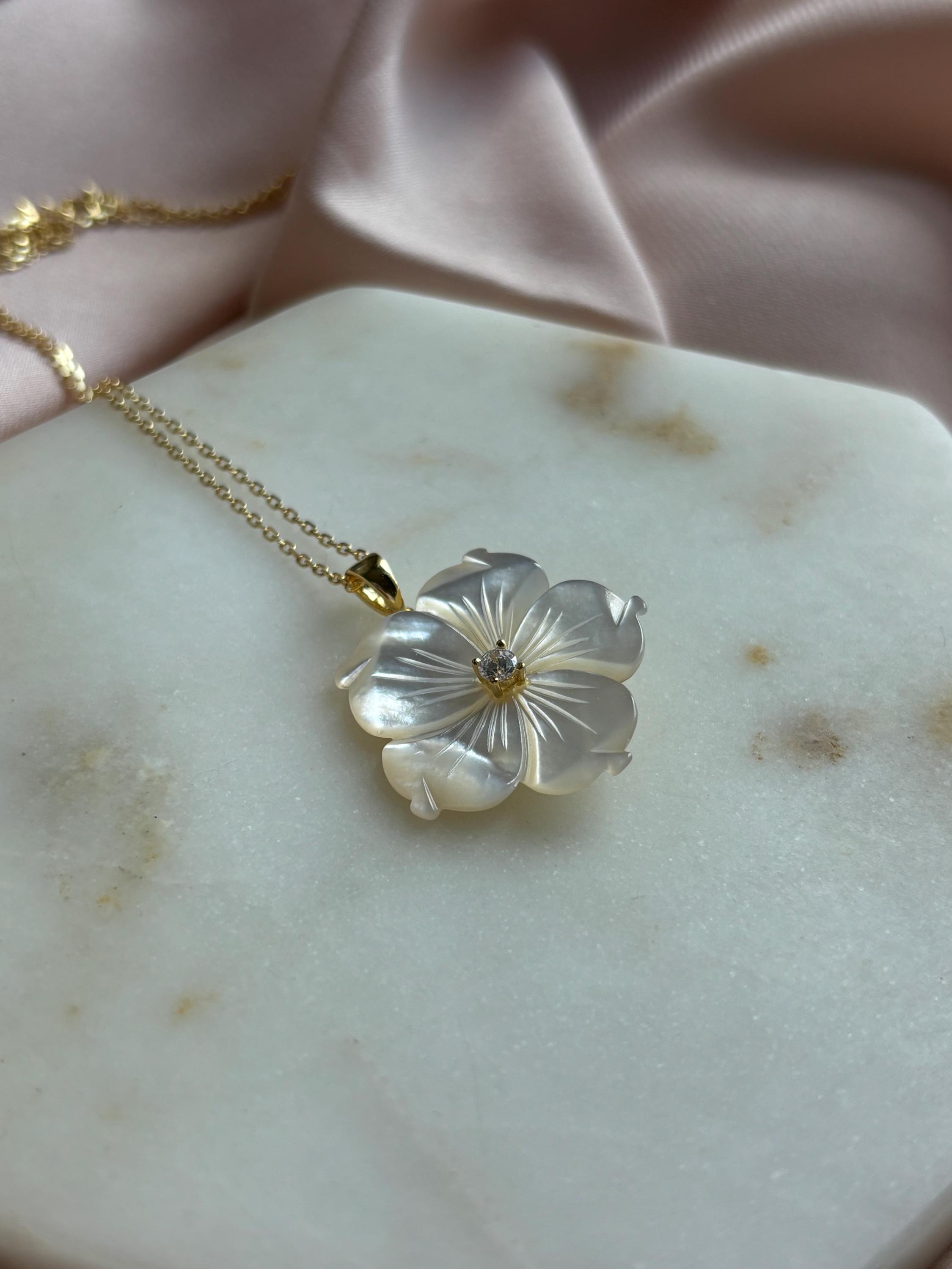 Genuine Mother of Pearl Flower Necklace, Flower Necklace