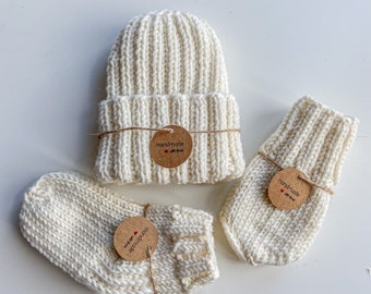 Handmade Baby Set. 100% Merino Wool. 0-3 months old. Birthday, Christening Gift.