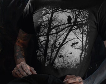 Maglietta Tree Forest Maglietta Raven / Abito occulto / Maglietta unisex nera / Maglietta grafica Goth / Magliette fantastiche / Abbigliamento alternativo / Maglietta carina / Scuro /