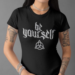 Be Yourself wiccan T-shirt / Goth Outfit / Pagan symbol / Triskell T-shirt / Unisex Tee