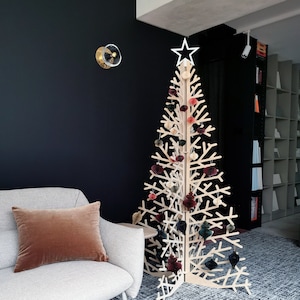 Large Wooden Christmas Tree: Modern Holiday Decor