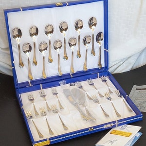 Gottinghen 18/10 acero Decoraciones de oro de 24k 26 piezas Set de cubiertos para 12 Servicio de corte de pasteles Cucharas Tenedores Cuchillo Servidor de pastel Hecho en Italia