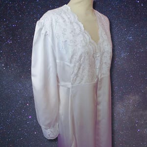 Luxury Lingerie Peignoir Vintage Italy 1970s  Made in Italy Wedding dress Bride night Nightdress and robe Satin and embroidered lace White