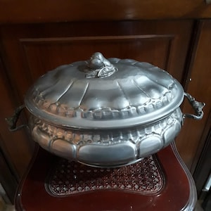 Vintage Italy Large Pewter Soup bowl Amphora with Lid Pewter Box Decorated Kitchen Decorations Table Decor Pewter Tableware Gift for Mom