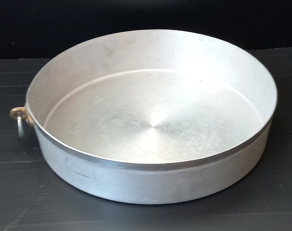 Large 38cm Diameter 15 heavy Aluminum Baking Pan Cake Pan Pizza Oven Molds  Made in Italy 1950s Rustic Kitchen Decor Aluminum Cookware 