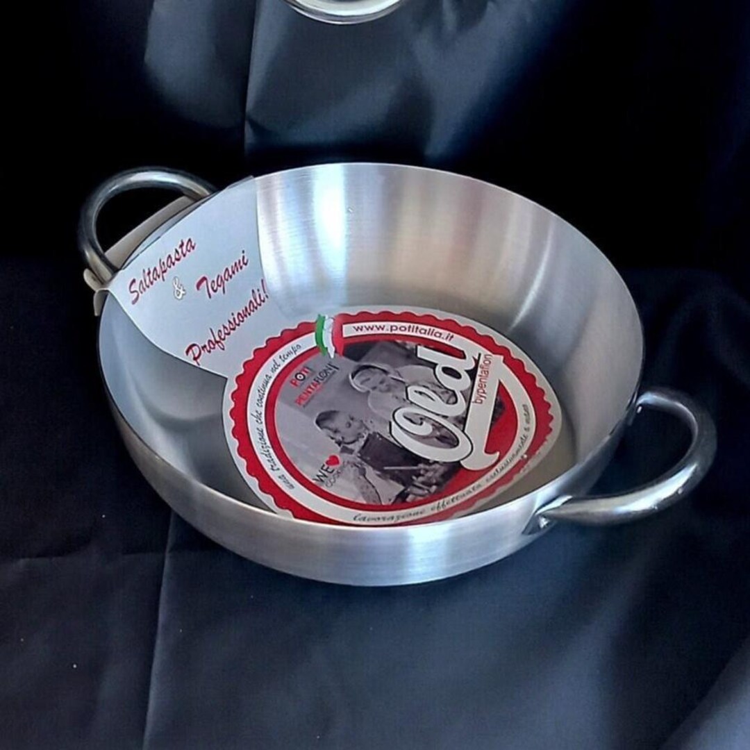 新品プロ仕様のソテーパン アルミフライパン ハンドル付き レストラン