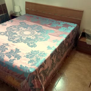 Precious Damask bed cover &quot;San Leucio&quot; Decorated Baroque style Pink-blue color Flower decorations Hand-knotted trimmings