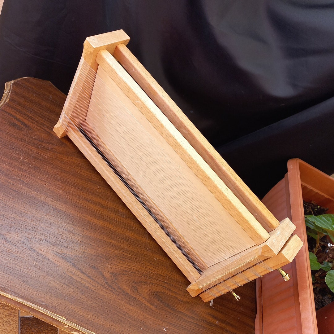 Classic Italian Artisan Vintage Pasta Maker Spaghetti Alla chitarra