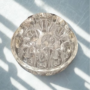 Soporte floral fabricado en Francia. Soporte de cristal pesado con forma de rana para flores de tallo corto. Ideal para arreglos florales. Centro de mesa con decoración vintage. Regalo navideño francés.