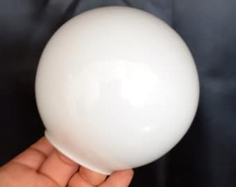 Kronleuchter Tassen Ersatzteile für Lampen oder Kronleuchter in Kugelform. Mundgeblasenes Glas. Weiße Farbe. Kugelbecher für Vintage 70er Jahre Lampen
