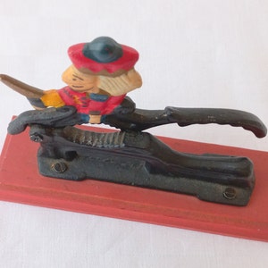 Extremely rare 20s-30s Nutcracker in cast iron Wooden stand Antiques Italian Collectible Nutcracker old Vintage Italy Lion in cast iron
