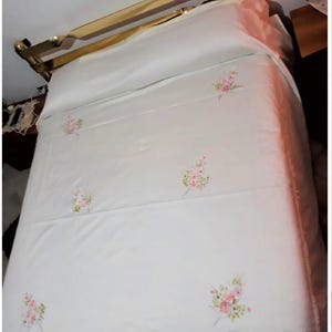 New Vintage Italia Dal Baule della Nonna Bedspread Hand Painted  Cotton and 50% Acetate Cream Bride&#39;s Bed Wedding Gift Vintage Linen Bedroom