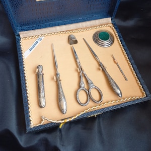 Late 19th century Antique 7 piece sewing set 800 Silver Scissors Thimble Needle holder Crochet Collectible Dressmaker tools Antique Italian