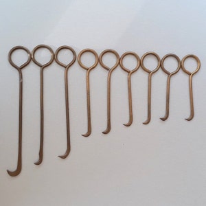 Raro juego de 9 agujas antiguas para coser edredones o colchones de latón, Herramientas antiguas, Objeto de colección, Antigüedades italianas, Herramientas de costura