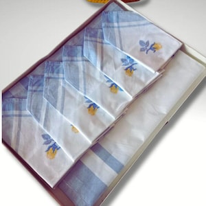 Nappe de cuisine toute neuve pour 6 avec serviettes assorties Nappe avec broderie florentine carreaux linge de table vintage brodé