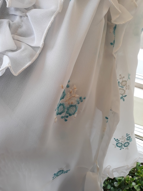 Vintage Italy White Embroidered Robe Women Pajama… - image 6