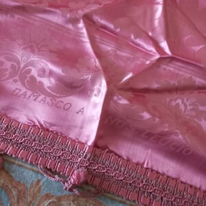Brand new Precious Damask bed cover San Leucio Decorated Baroque style Pink-gold color Flower decorations Hand-knotted trimmings image 6