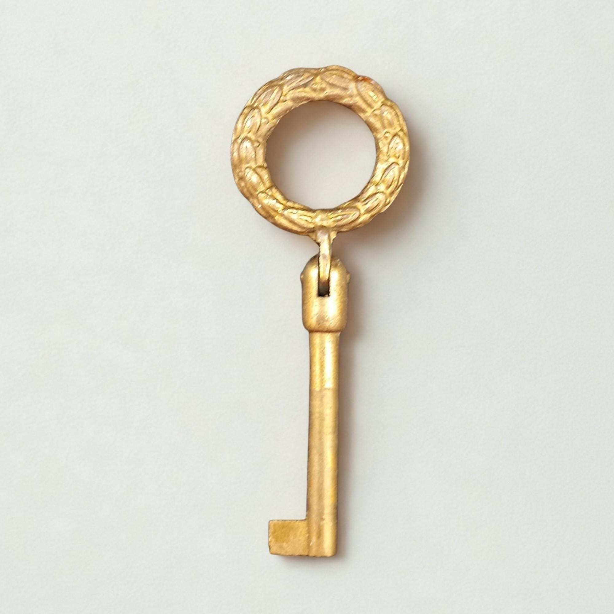 Rare 1950s Vintage Italy collectible skeleton key, ornate, patterned wardrobe key, brass key, vintage armor, drawer key Jointed brass key