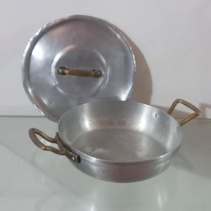 Sartén con asas en aluminio puro 99% con tapa y asas de latón Accesorios decorativos para cocina rústica Utensilios de cocina Batería de cocina de aluminio