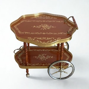 Italiensk barvagn från mitten av århundradet - Utdragbar florentinsk tevagn, mahogny och mässing, drinkvagn från Hollywood Regency från 1950-talet, design med hängande lameller